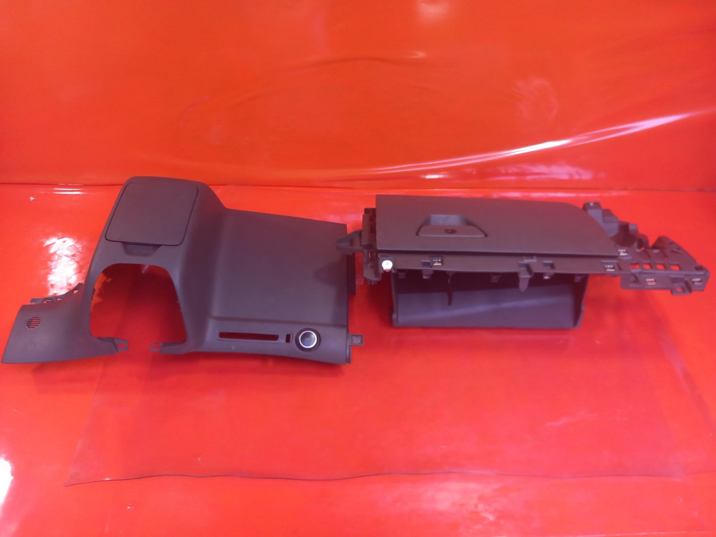 Ford Transit Custom 2.0 Diesel 2019 Dashboard Console Trims Glove Box JK21V04293 - Image 5