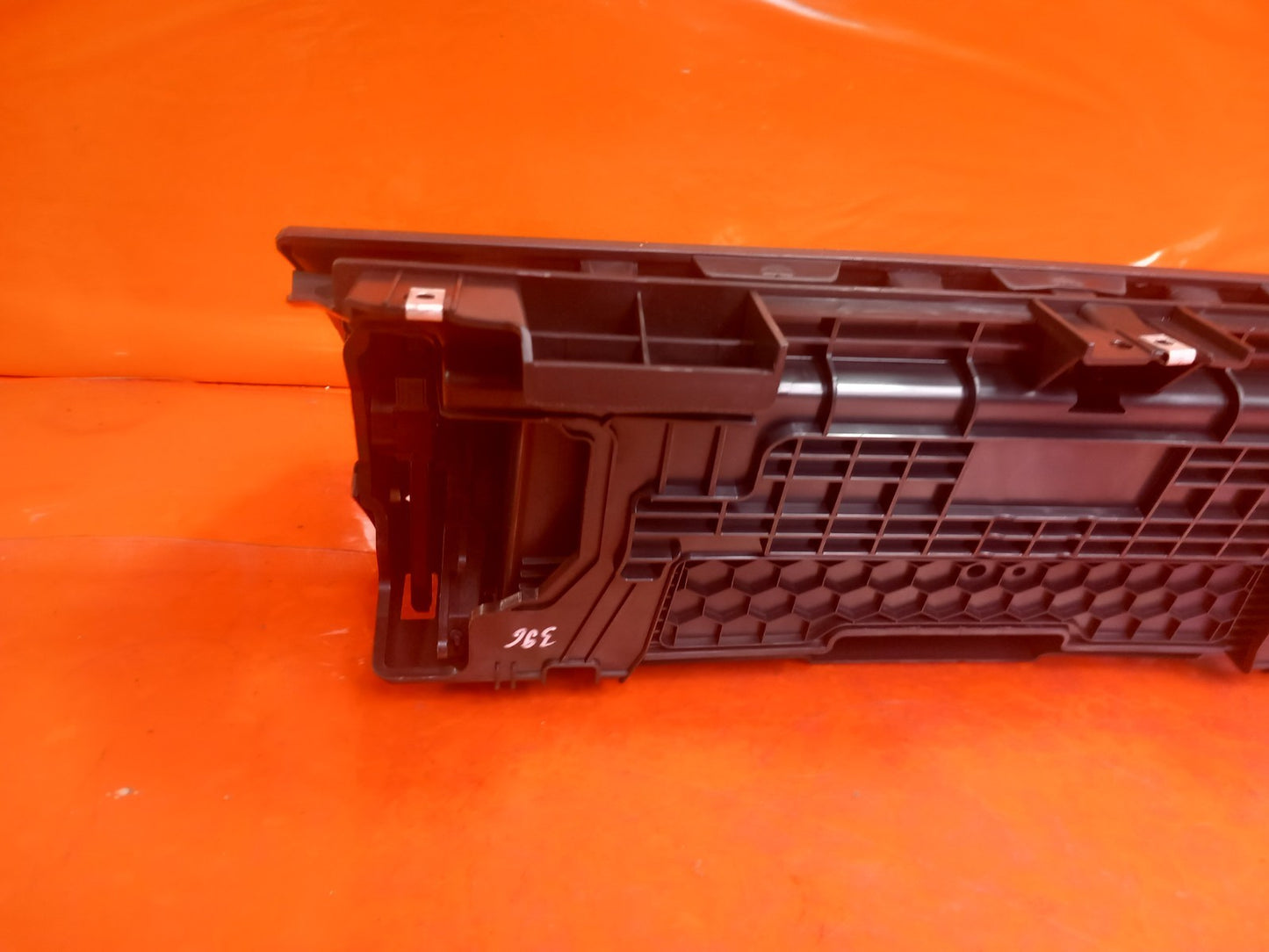 2025 Land Rover Defender L663 Glove Box Compartment L8B2-060T10-AG Warranty A396 - Image 8