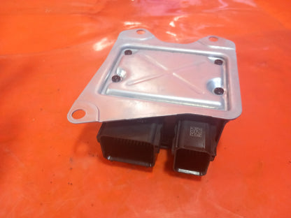 Land Rover Defender L663 3.0 Diesel 2025 ArBag Control Module R8E214D374AB A396 - Image 12