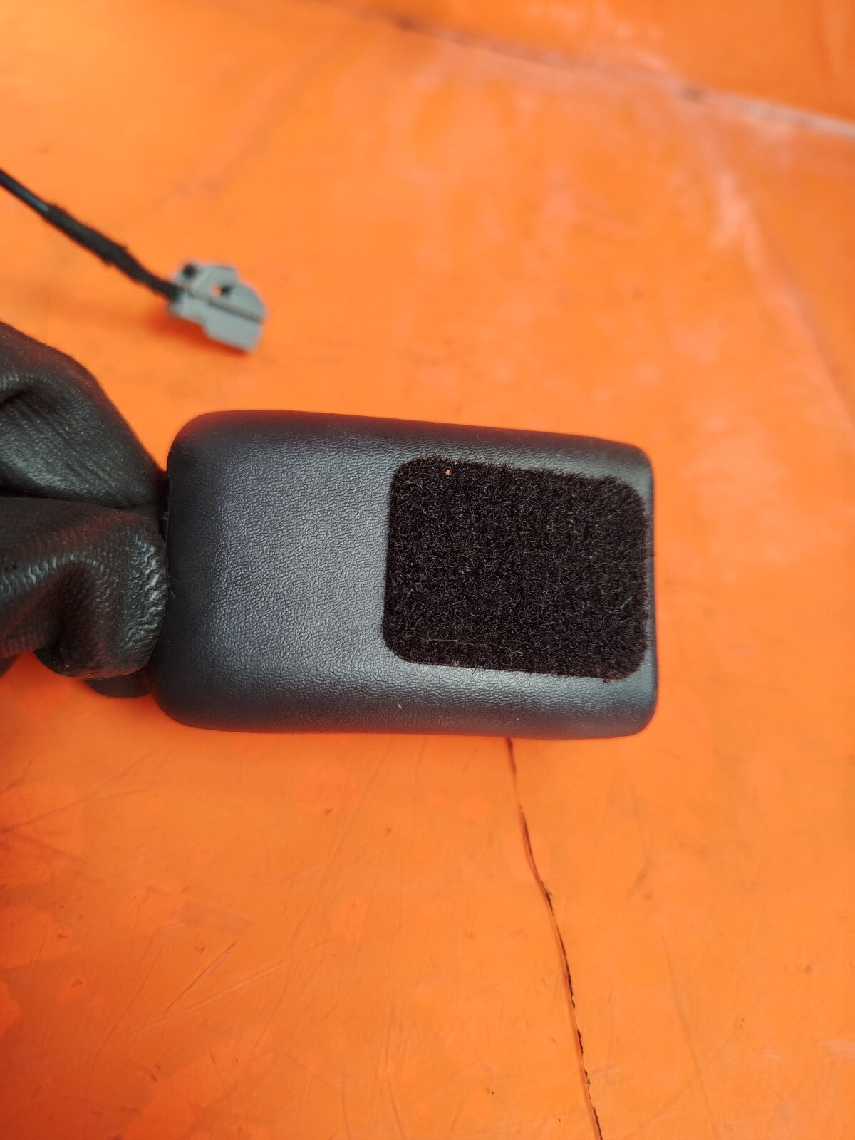 ✅TESLA MODEL 3 LONG RANGE 2020 FRONT RIGHT SEAT BELT BUCKLE 1090323-01-D A266 - Image 10