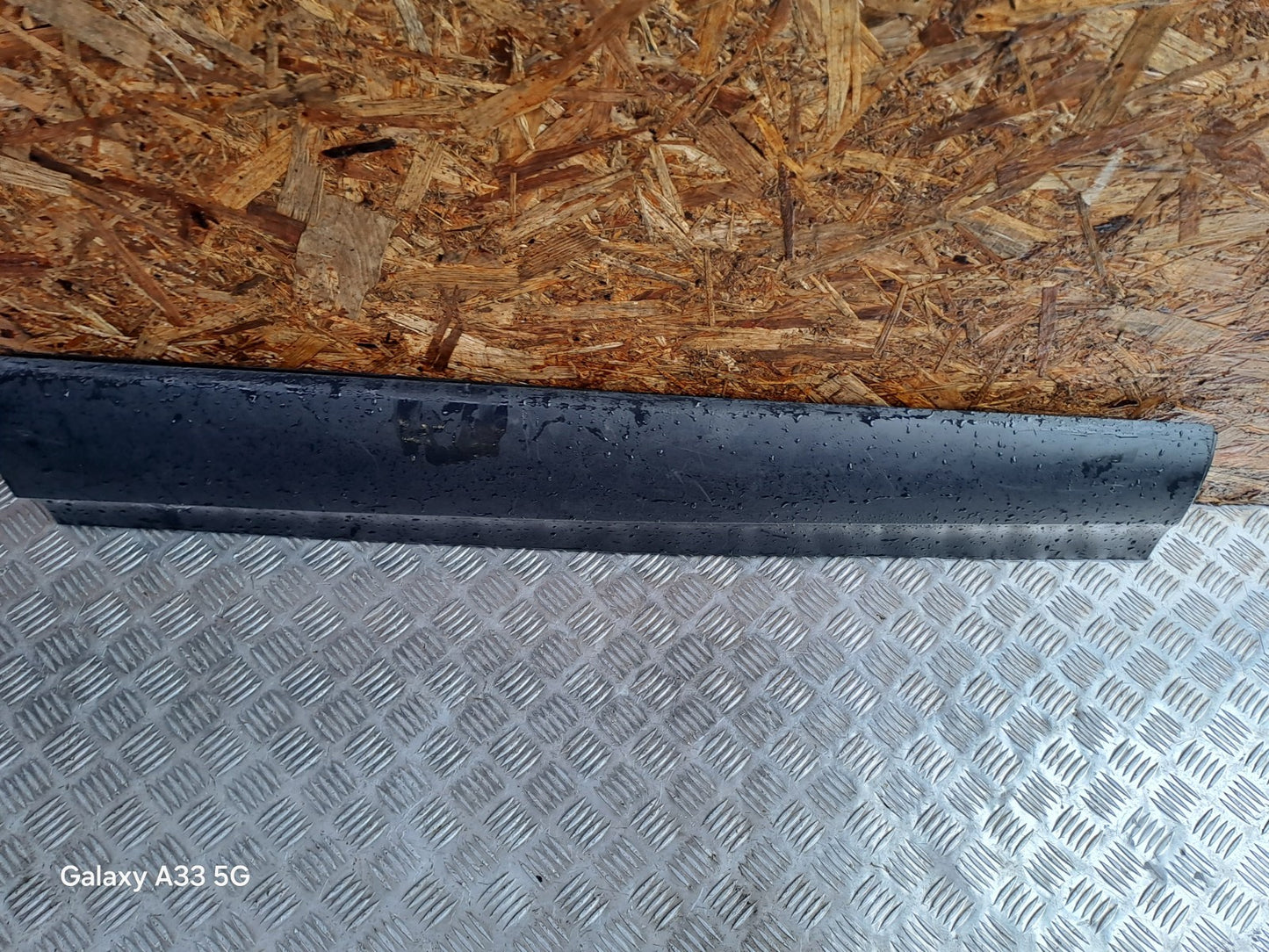 ✅Land Rover Discovery 2.0D 2018 FRONT LEFT DOOR MOULDING HY32-21065-AD Warranty - Image 4