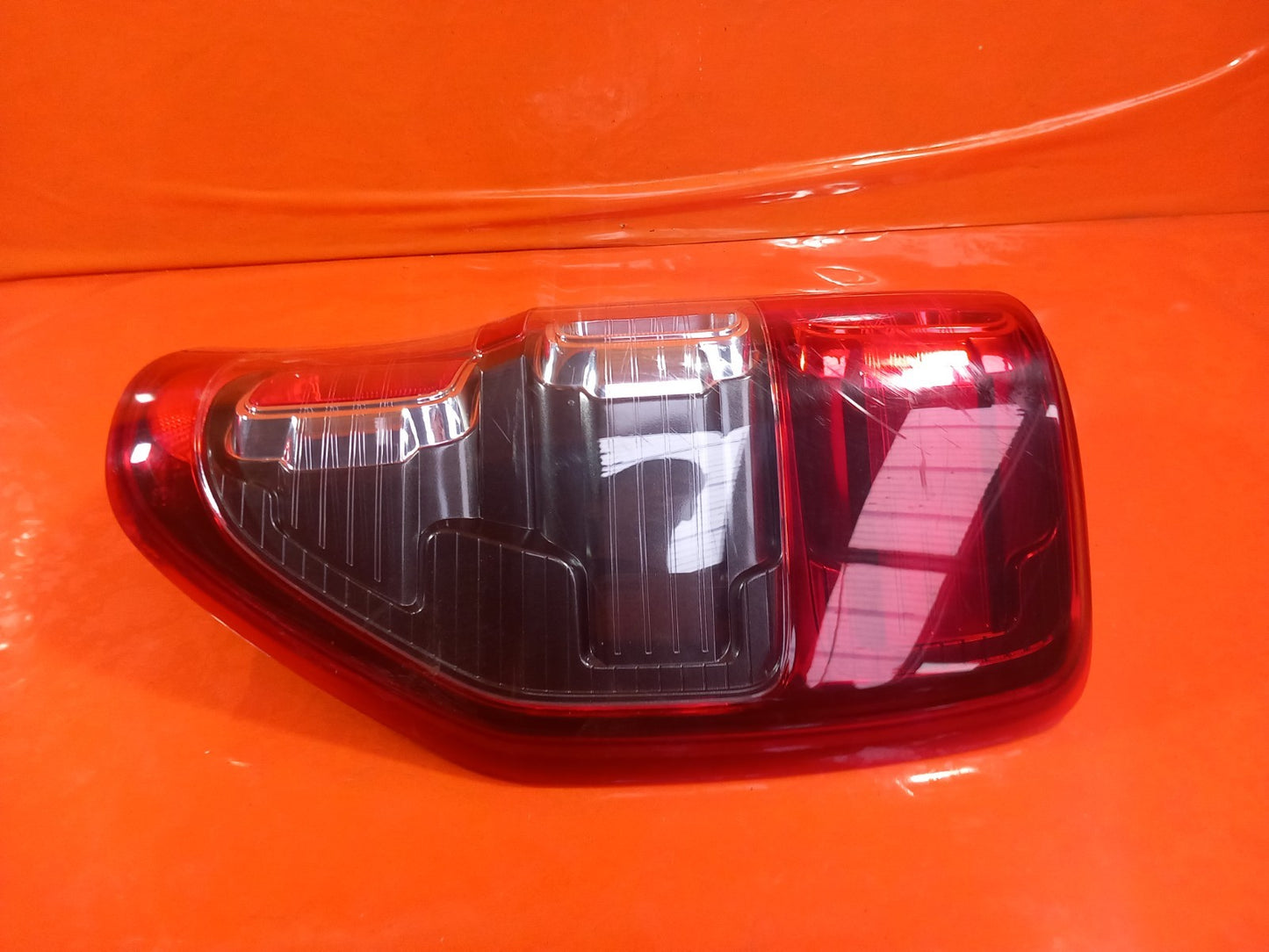 2021 Ford Ranger Wildtrak Rear Right Side Tail Light DB39-13404 Warranty A407 - Image 3