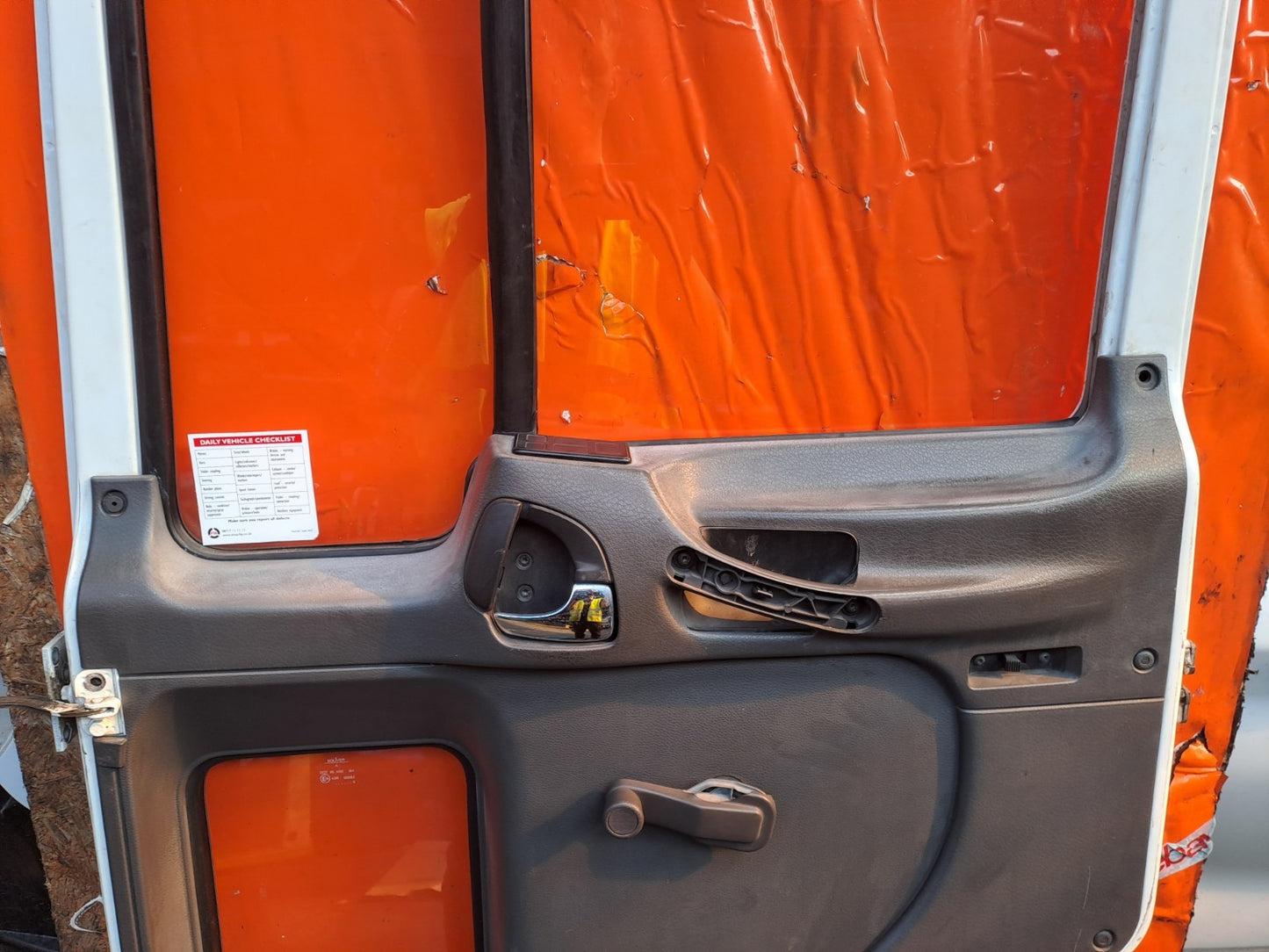 ✅Volvo FL 5.5 Diesel 2003 Front Right Door Bare White Warranty A324 - Image 10