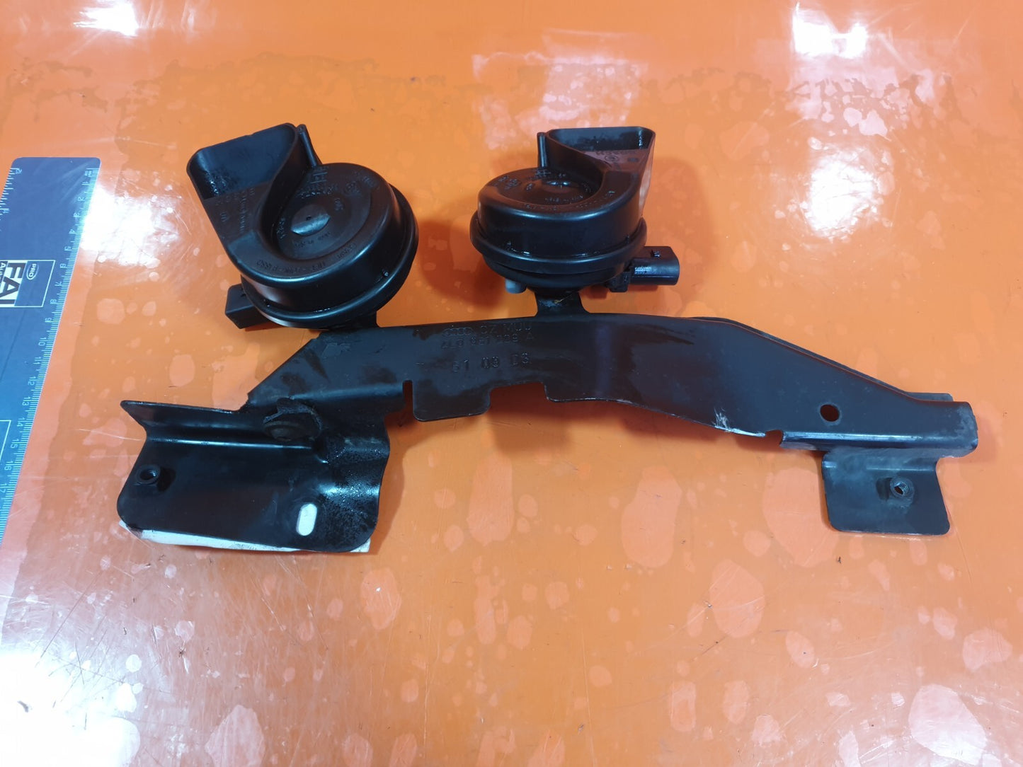 AUDI Q7 S-LINE 3.0 DIESEL 2010 HORN SIGNAL PAIR 4L0951229A Warranty A224 - Image 1
