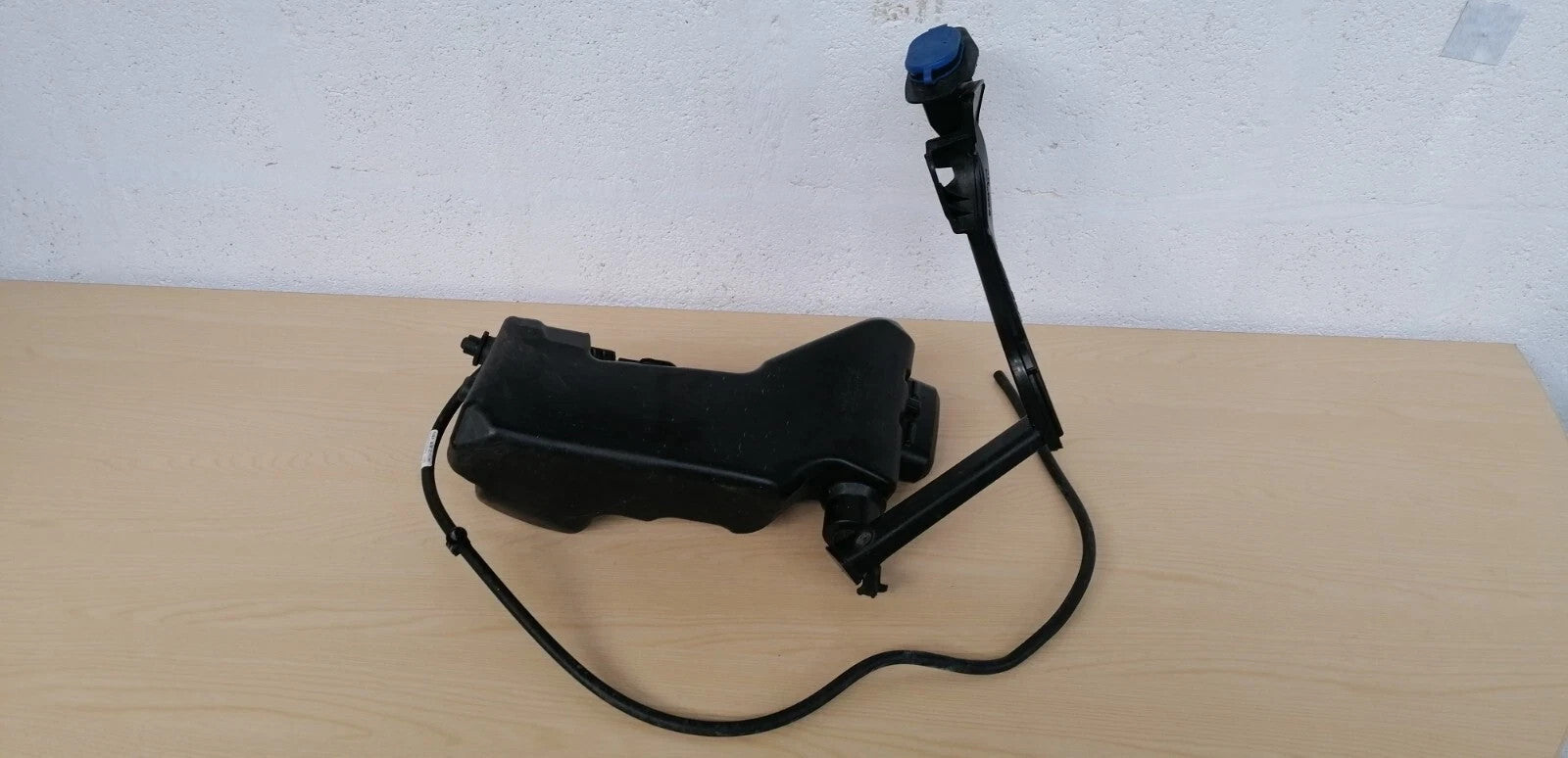 ✅Mercedes CLS 450 W257 3.0 Petrol 2019 Windscreen Washer Bottle Tank A2058600860 - Image 4