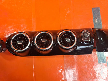 ✅MERCEDES A180 SPORT 1.3 PETROL 2025 DASHBOARD AIR VENTS & START STOP SWITCH - Image 6
