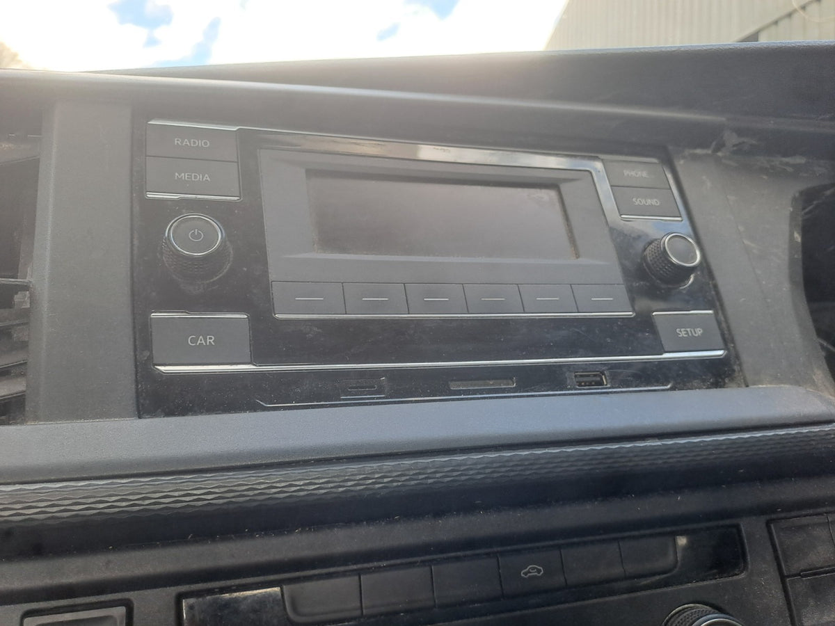 2021 VW Transporter T30 Radio Stereo Head Unit Warranty A410 - Image 2