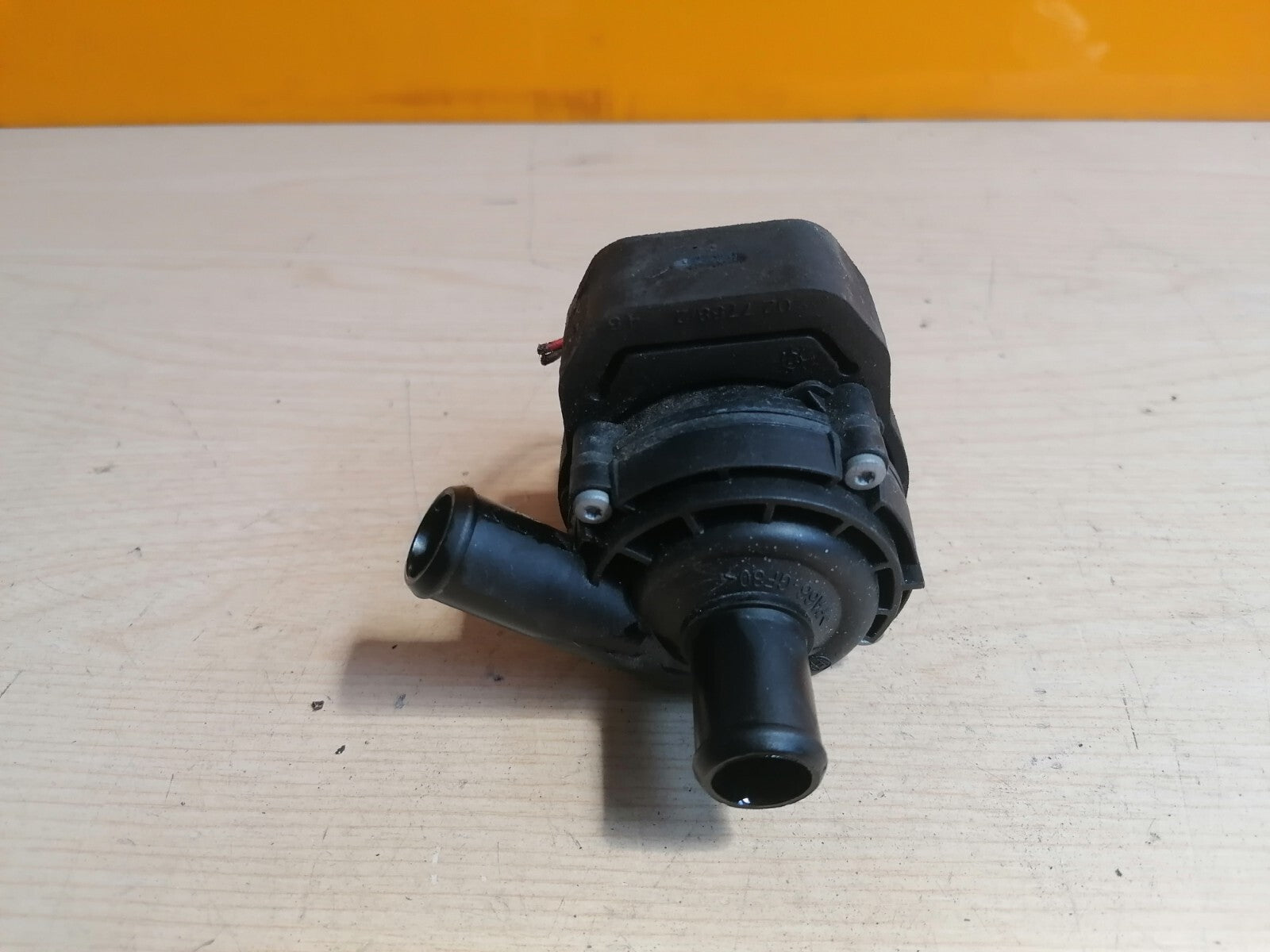 MERCEDES W176 WATER CIRCULATION PUMP WITH WIRING LOOM A2118350028 X00 - Image 4