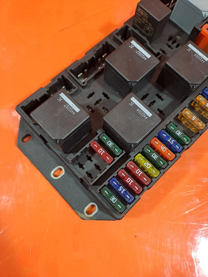 ✅2011 LAND ROVER RANGE ROVER L322 REAR TAILGATE FUSE BOX BH42-14N030-AA A243 - Image 2