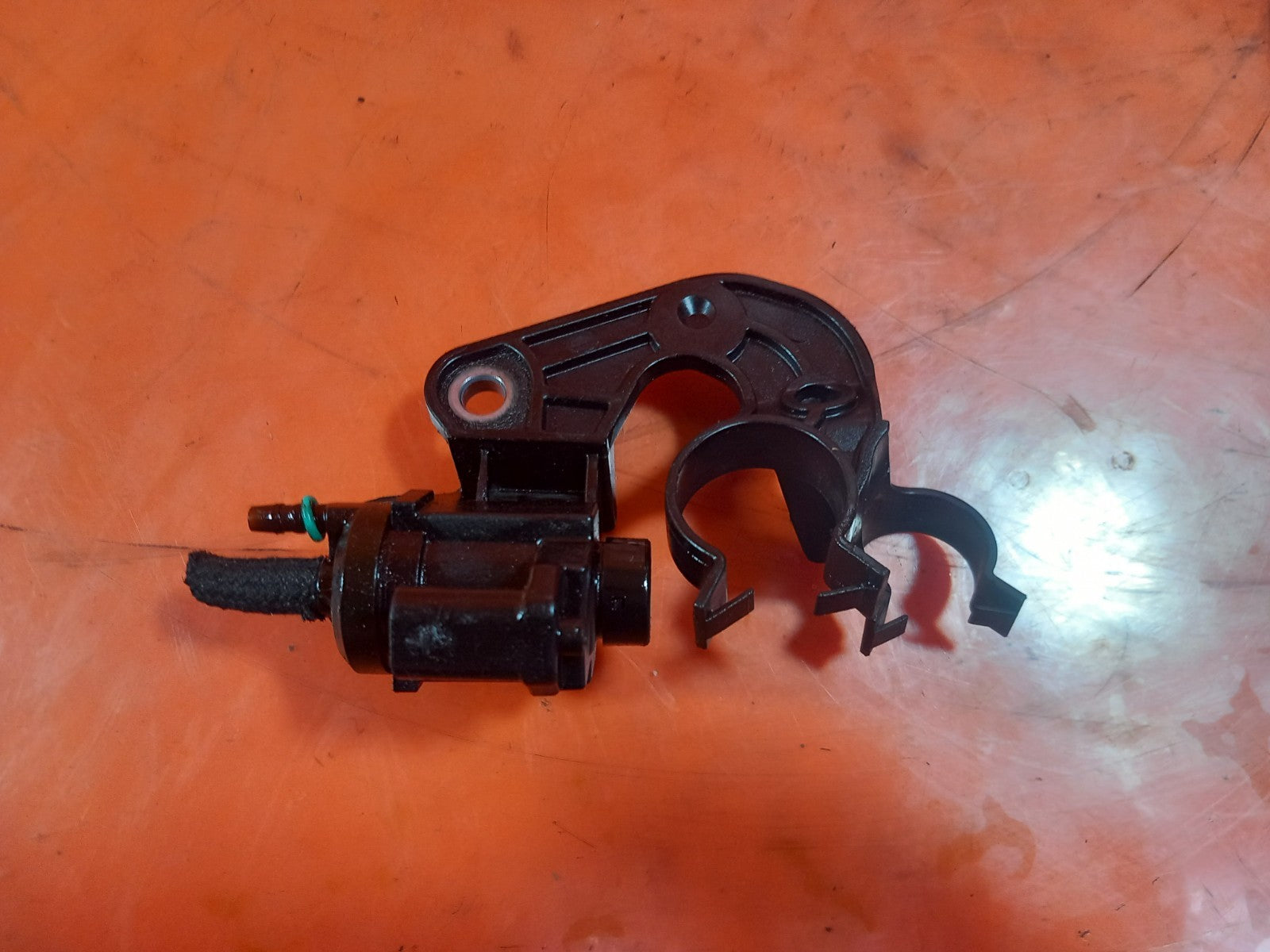 2021 BMW 1 Series F40 Vacuum Solenoid Valve 8570591 Warranty A365 - Image 6