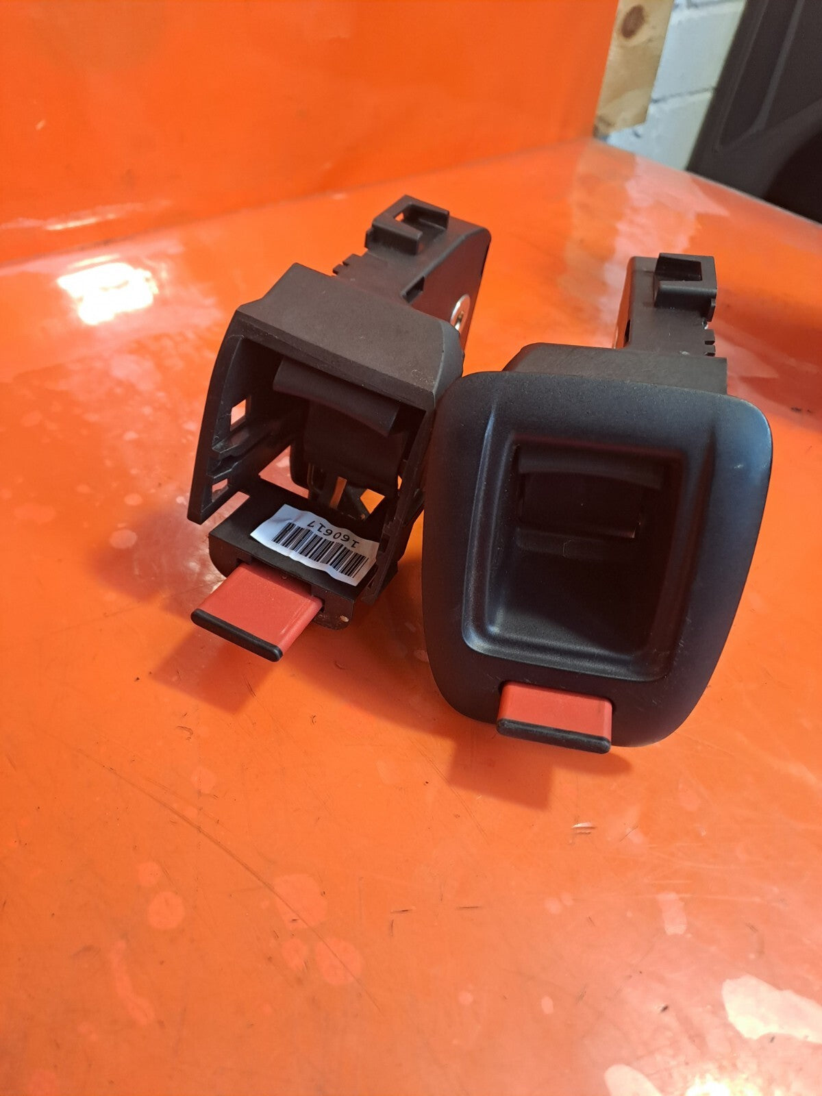 ✅2015 MERCEDES B CLASS W246 1.5D REAR SEAT LOCK PAIR A2469200172 + WARRANTY A053 - Image 1