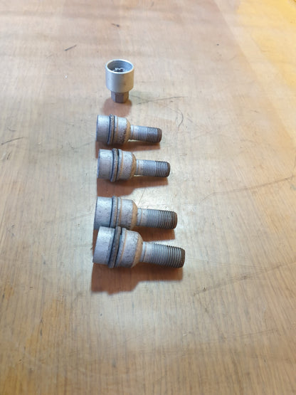 ✅AUDI Q3 S LINE 1.5 PETROL 2020 LOCKING WHEEL NUTS Warranty A198 - Image 4