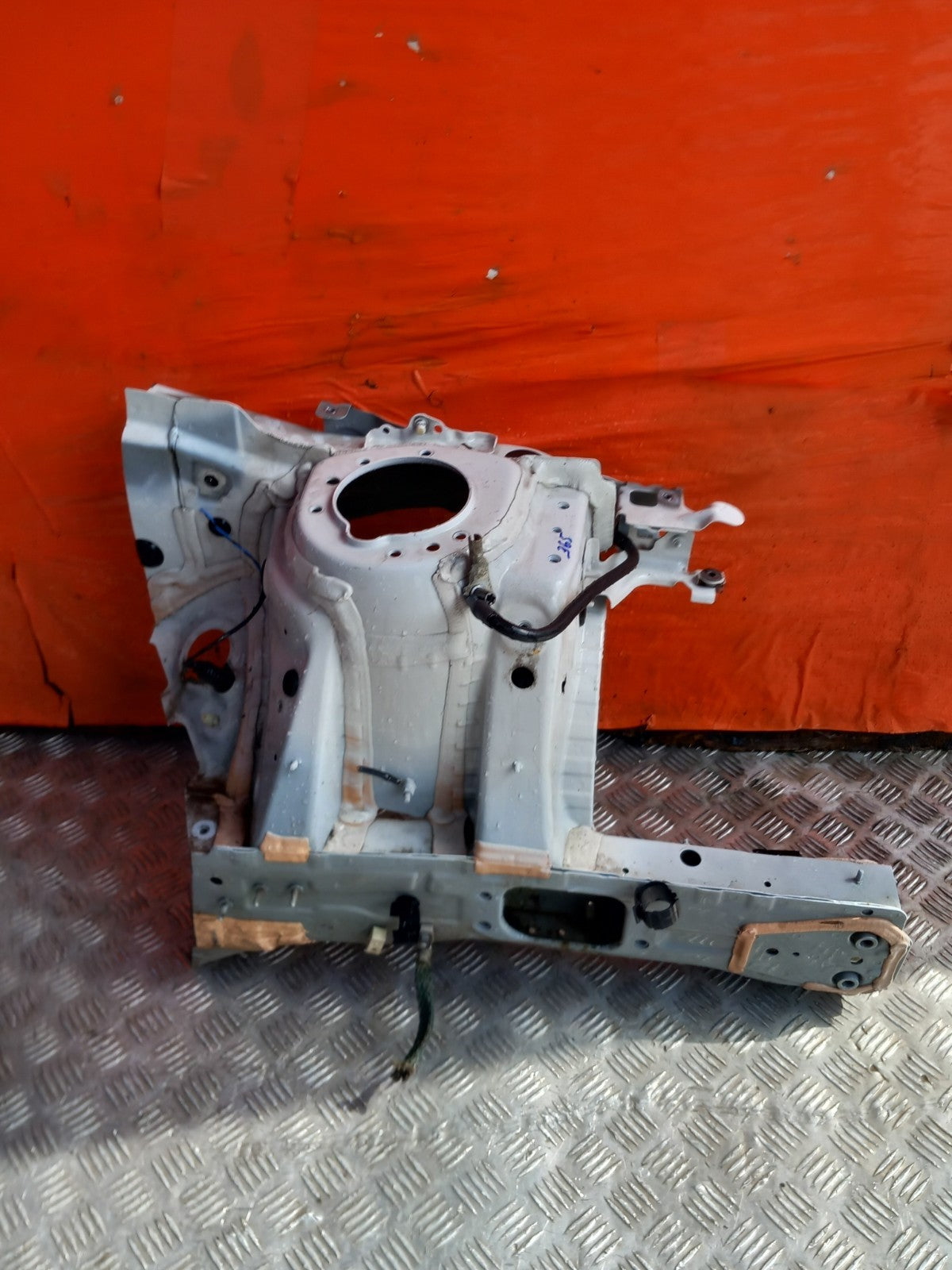 ebay-src:https://i.ebayimg.com/00/s/mtywmfgxmjaw/z/cbyaaeswr7pqjrs7/$_57.jpg