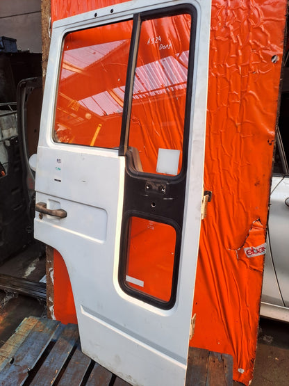 ✅Volvo FL 5.5 Diesel 2003 Front Right Door Bare White Warranty A324 - Image 6