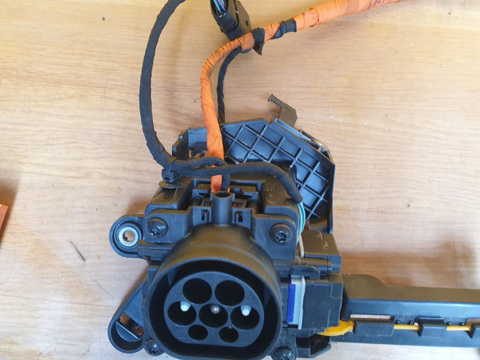 ✅2023 CUPRA FORMENTOR 1.4P HYBRID HIGH VOLTAGE CHARGER SOCKET 5FF971509B A173 - Image 7