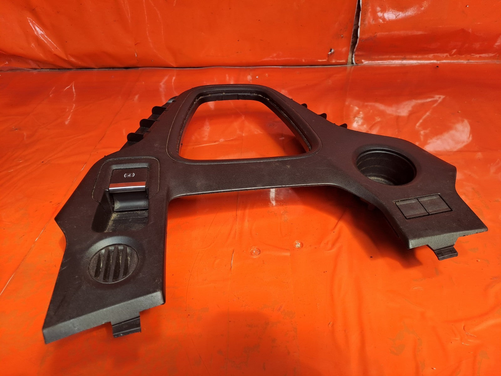 ✅Citroen Berlingo 650 1.5 Diesel 2020 Centre Console Gear Selector Surround Trim - Image 5