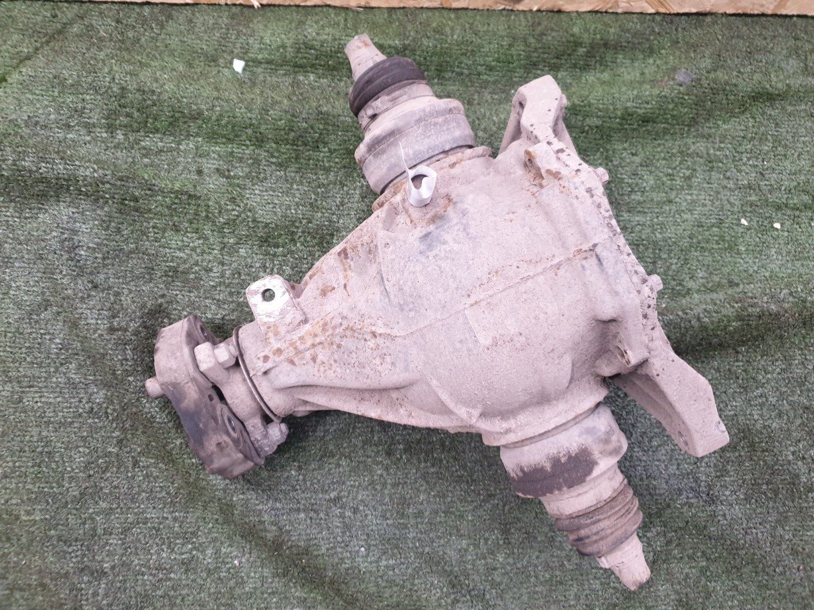 ✅2013 Mercedes E Class W212 2.1D Rear Axle Differential A2073500314 2.47 A141 - Image 2