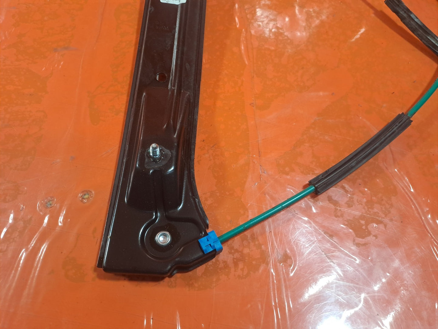 ✅BMW 118D F20 2.0 Diesel 2015 Front Right Window Regulator And Motor 7242562 - Image 3