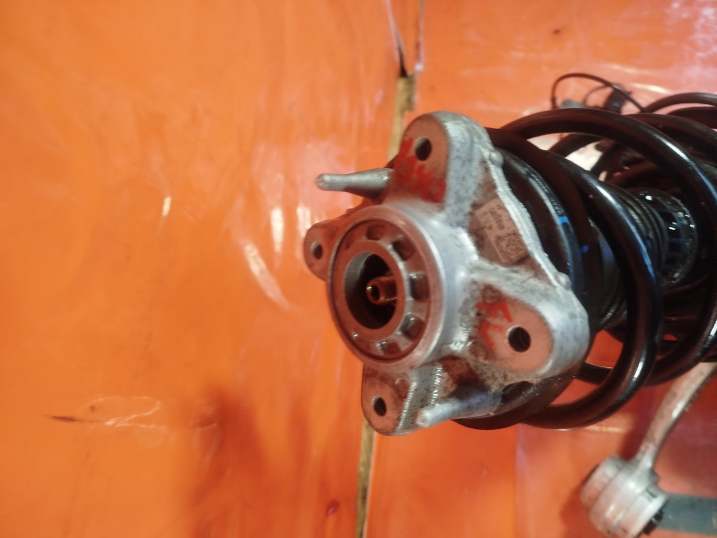 ✅BMW G20 330E 2.0 PETROL 2023 FRONT LEFT SUSPENSION LEG HUB 226381-10 53389A - Image 5