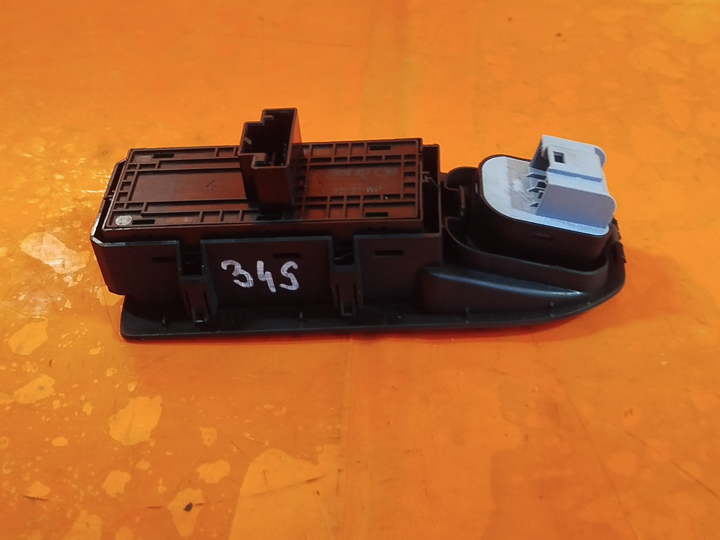 ebay-src:https://i.ebayimg.com/00/s/mtiwmfgxnjaw/z/qisaaeswopdpgcau/$_57.jpg