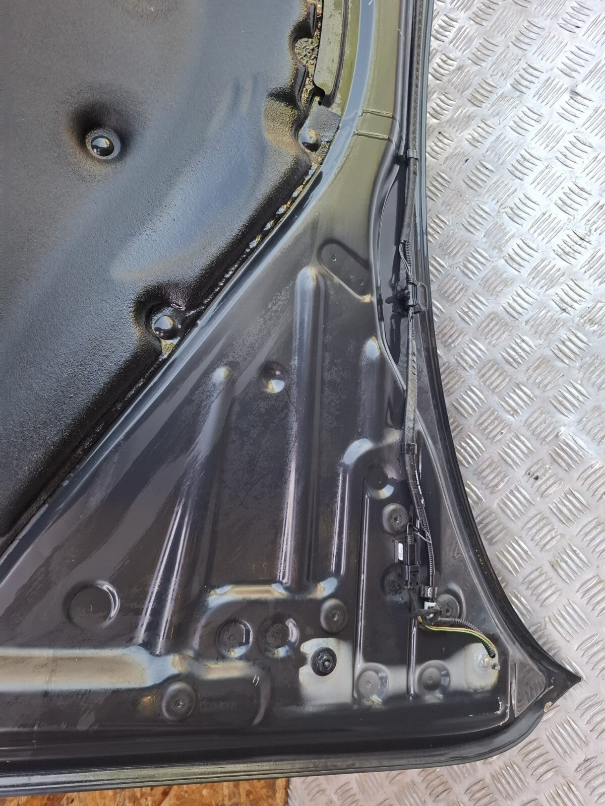 ✅BMW 1 Series 116D Urban 2.0 Diesel 2011 Bonnet Black DENT !!! - Image 2