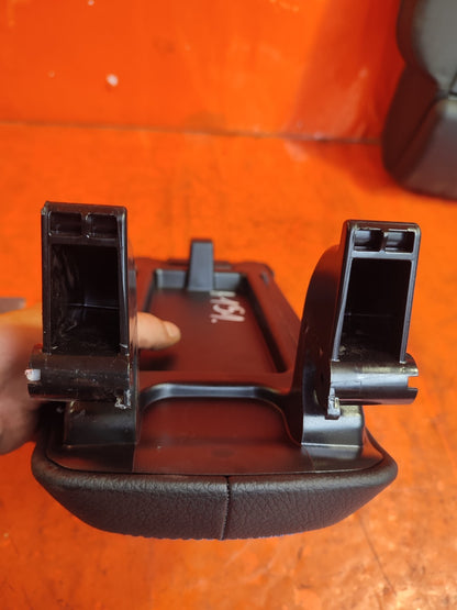 2023 BMW 1 Series F40 M Sport Centre Console Armrest 9460084 Warranty A151 - Image 8