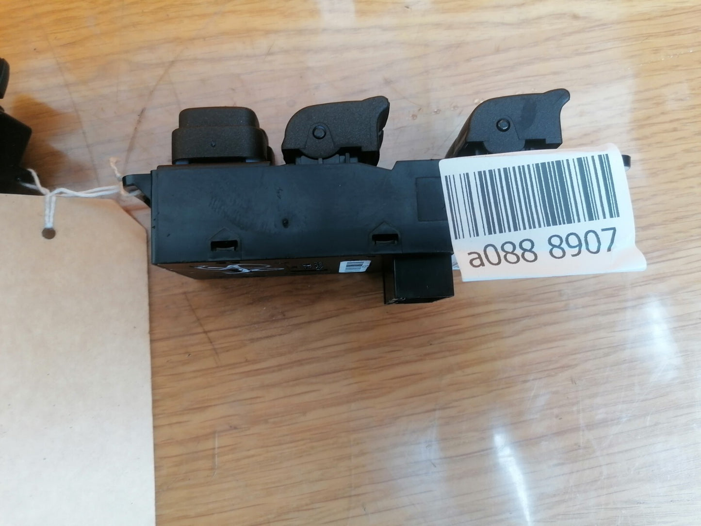 ebay-src:https://i.ebayimg.com/00/s/mtiwmfgxnjaw/z/bd0aaoswaiblnqxg/$_57.jpg
