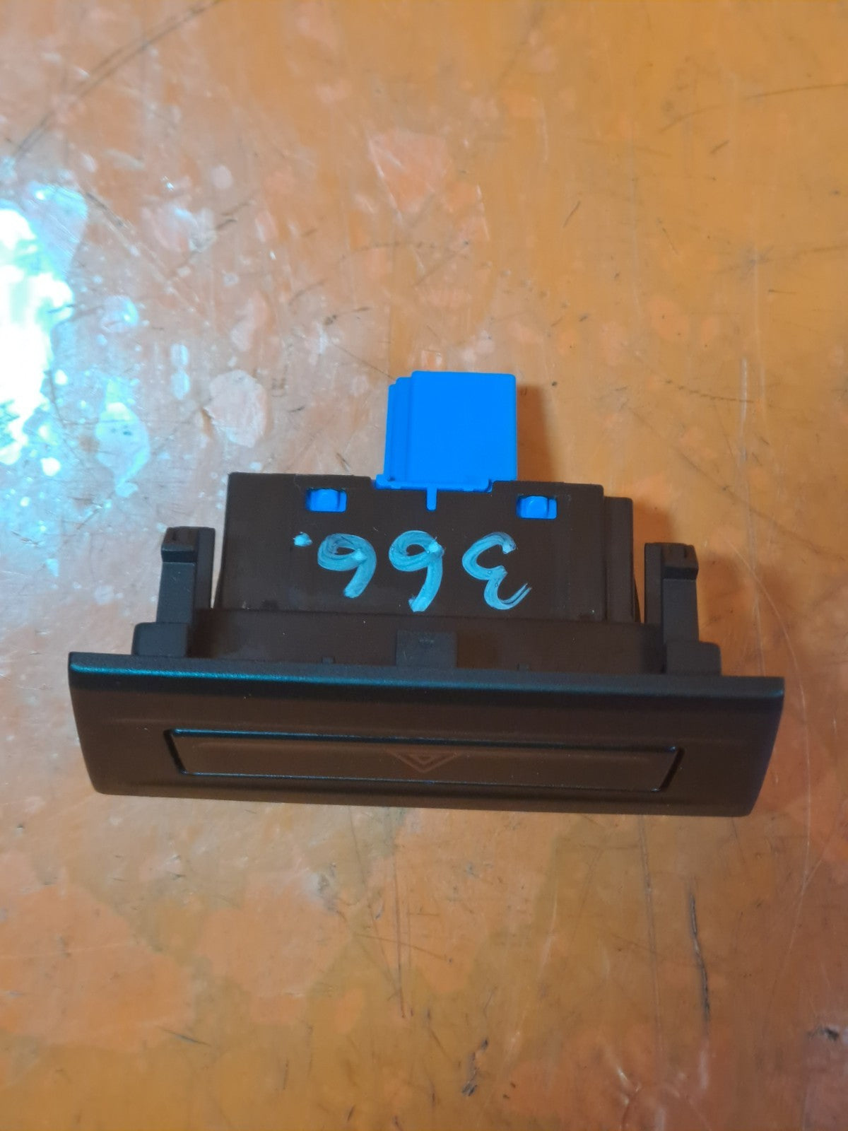 ✅FORD TOURNEO CONNECT VW CADDY 2.0 DIESEL 2024 HAZARD SWITCH 2K7919221A Warranty - Image 3