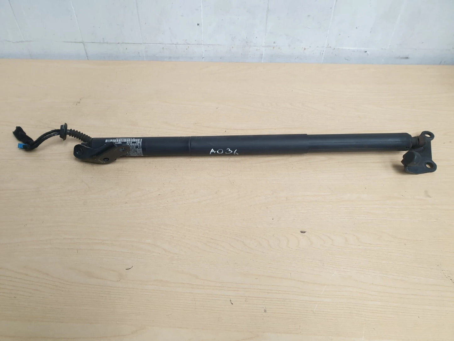 ebay-src:https://i.ebayimg.com/00/s/mtiwmfgxnjaw/z/kzmaaeswnkjp3610/$_57.jpg