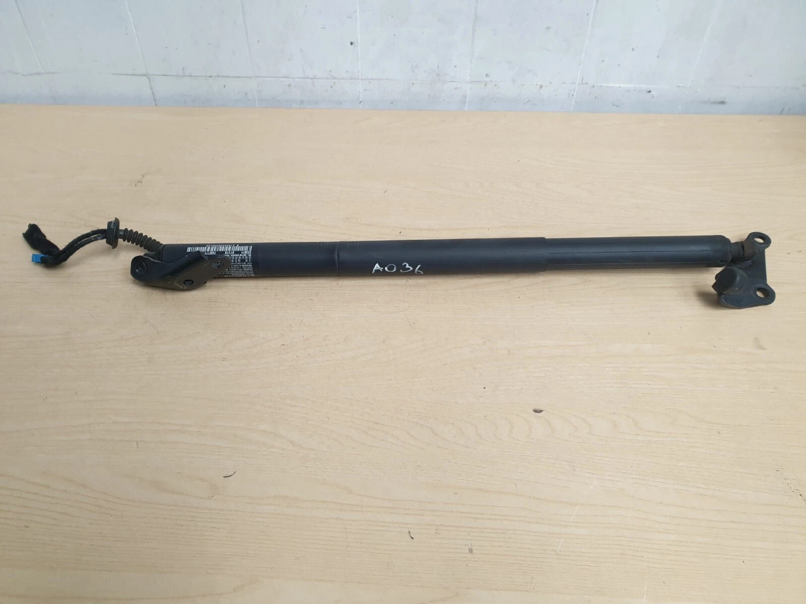 ebay-src:https://i.ebayimg.com/00/s/mtiwmfgxnjaw/z/kzmaaeswnkjp3610/$_57.jpg