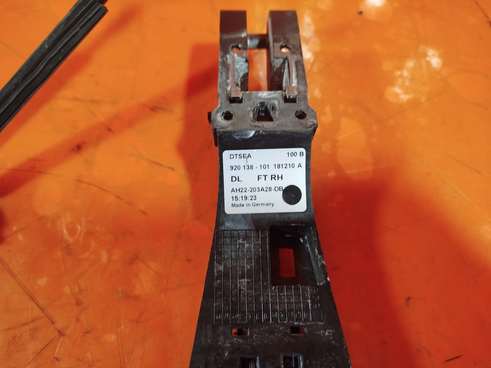 ✅LAND ROVER DISCOVERY 4 L319 3.0 DIESEL 2011 FRONT RIGHT DOOR LOCK 6W8A21812GD - Image 4