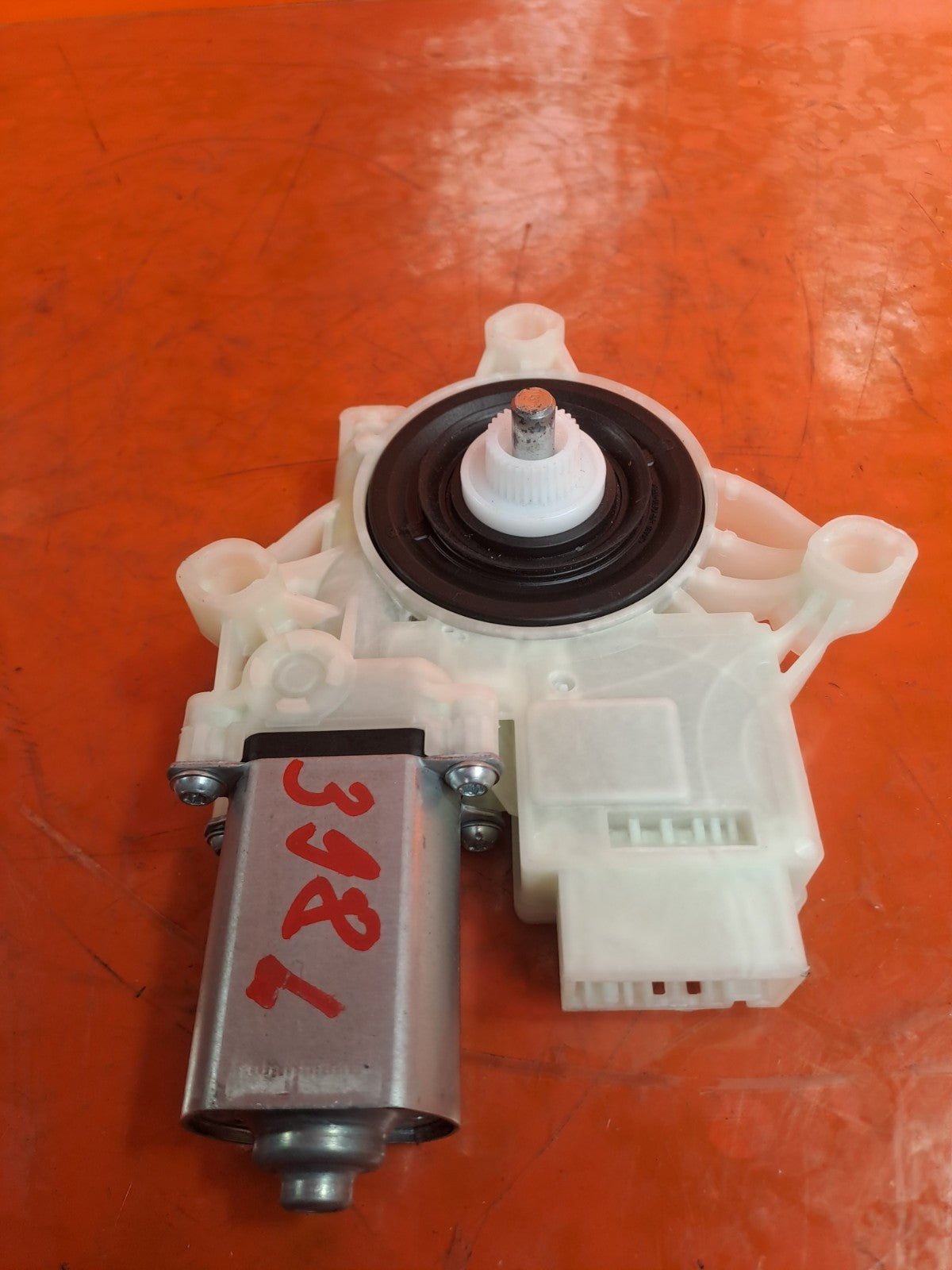 ebay-src:https://i.ebayimg.com/00/s/mtywmfgxmjaw/z/jmeaaeswryjqdglv/$_57.jpg