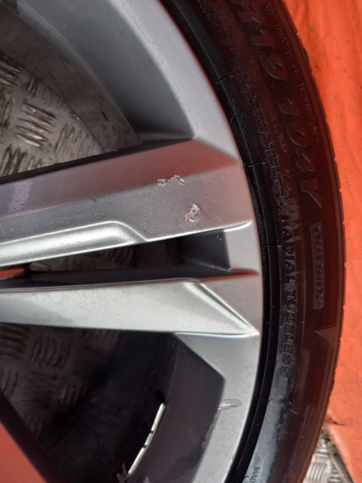 VW Tiguan 2016-2024 Alloy Wheel with Tyre 255/45 ZR19 5NA601025AM xAA - Image 3