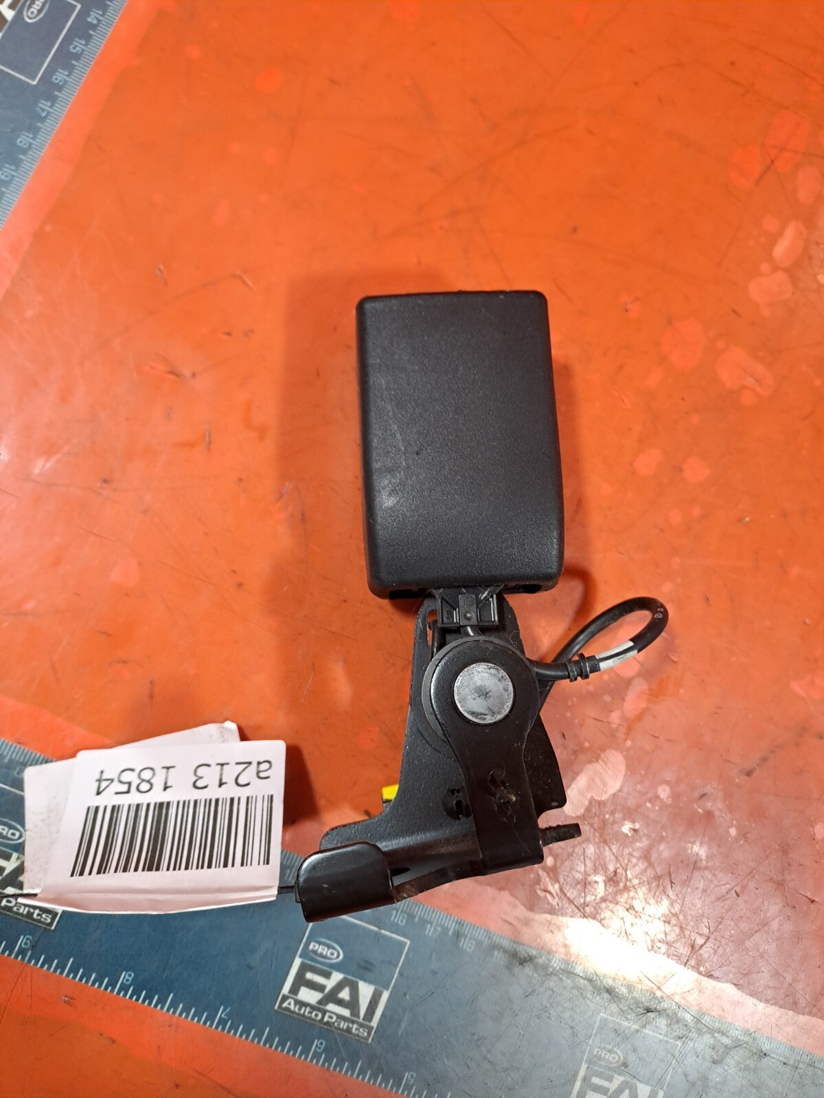 ✅MERCEDES W176 A180 1.6 PETROL 2012 REAR LEFT SEAT BELT BUCKLE A1768600369 A213 - Image 1