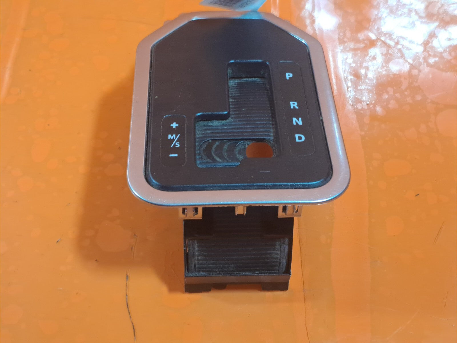 ✅LAND ROVER DISCOVERY 4 L319 3.0 DIESEL 2010 GEAR SELECTOR SURROUND TRIM A265 - Image 4