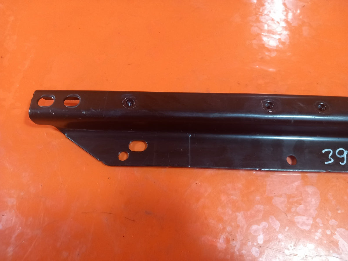 Land Rover Defender L663 3.0 Diesel 2025 Engine Bay Brace Support Beam A396 - Image 4