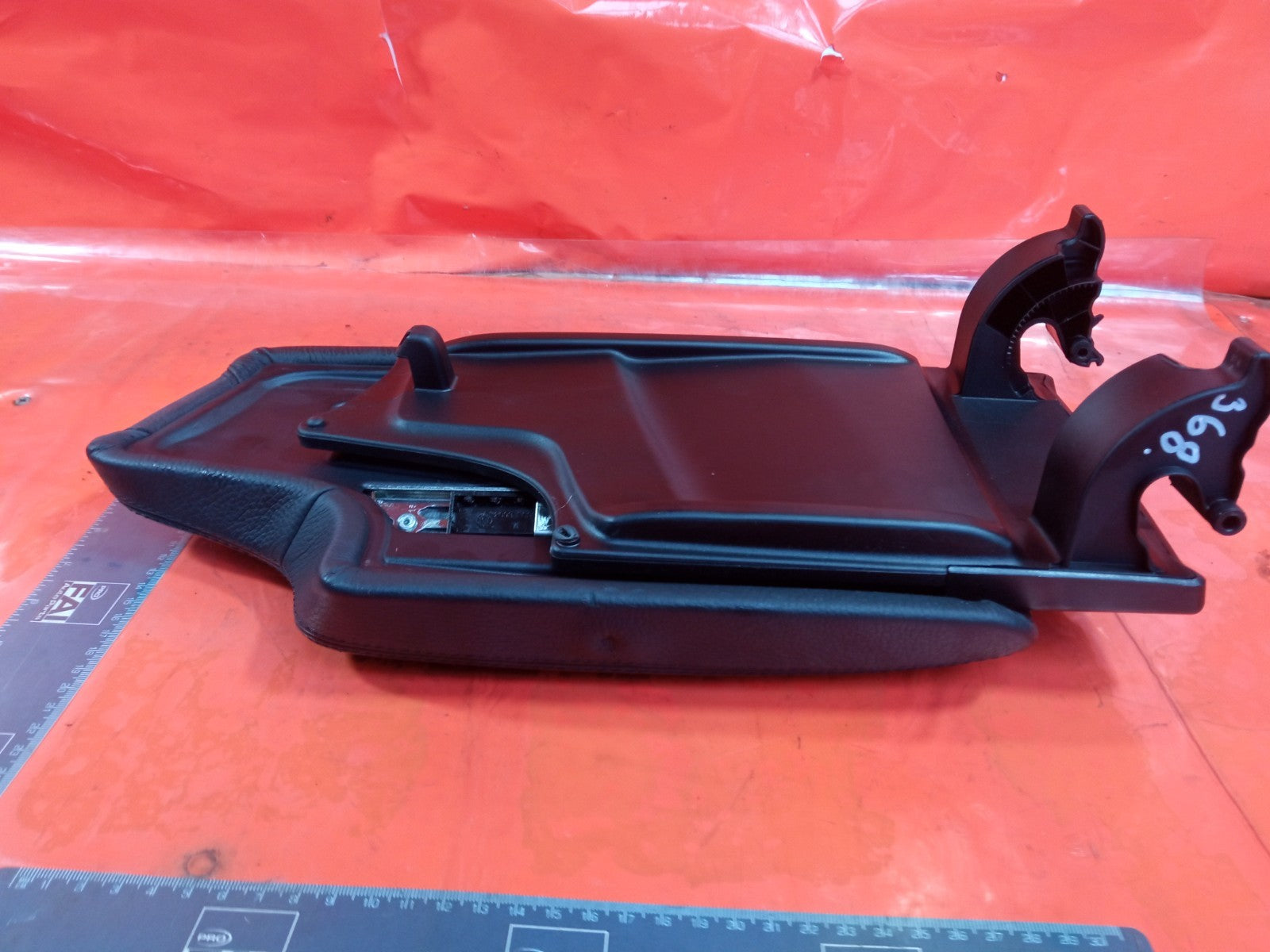 ✅2016 BMW 4 Series F33 Centre Console Armrest Cover Leather Black 9285160 A368 - Image 6