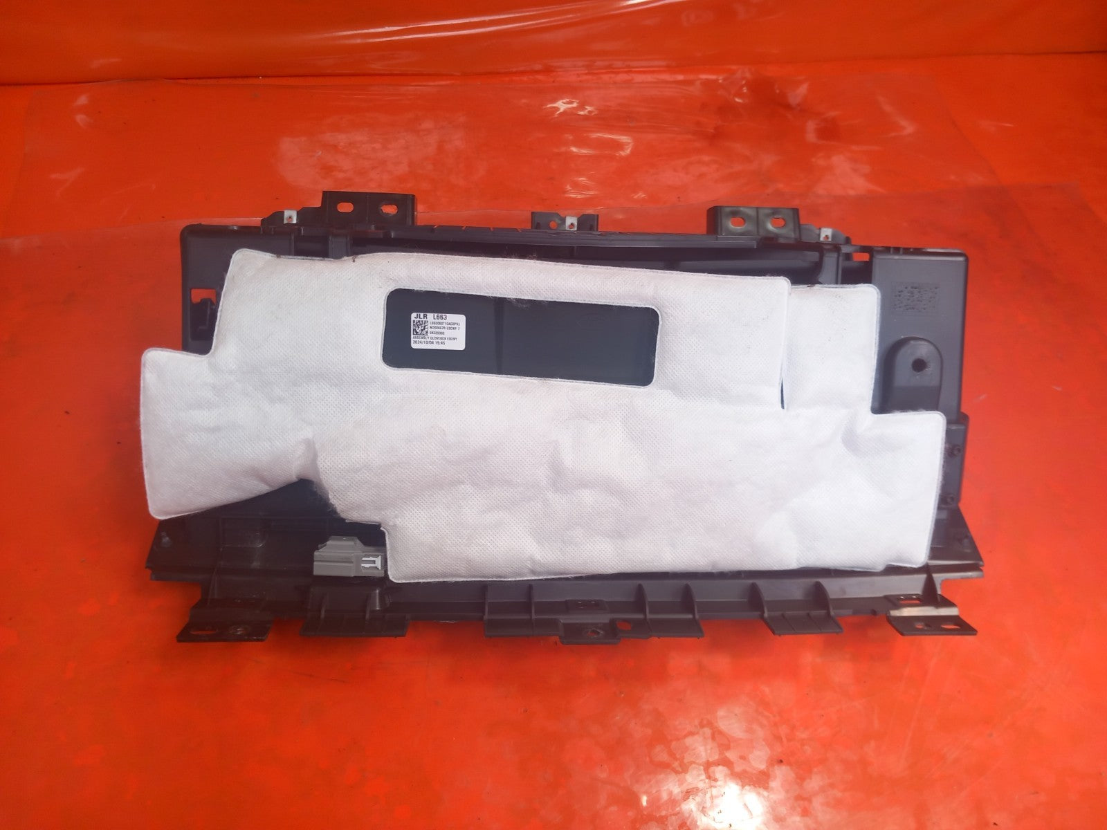 2025 Land Rover Defender L663 Glove Box Compartment L8B2-060T10-AG Warranty A396 - Image 10