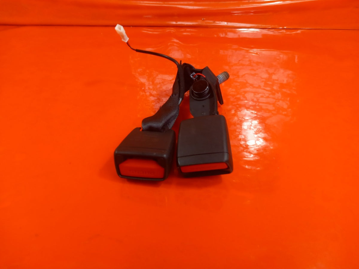 BMW F40 116D 1.5 Diesel 2021 Rear Middle Seat Buckle 7456284 Warranty A365 - Image 11