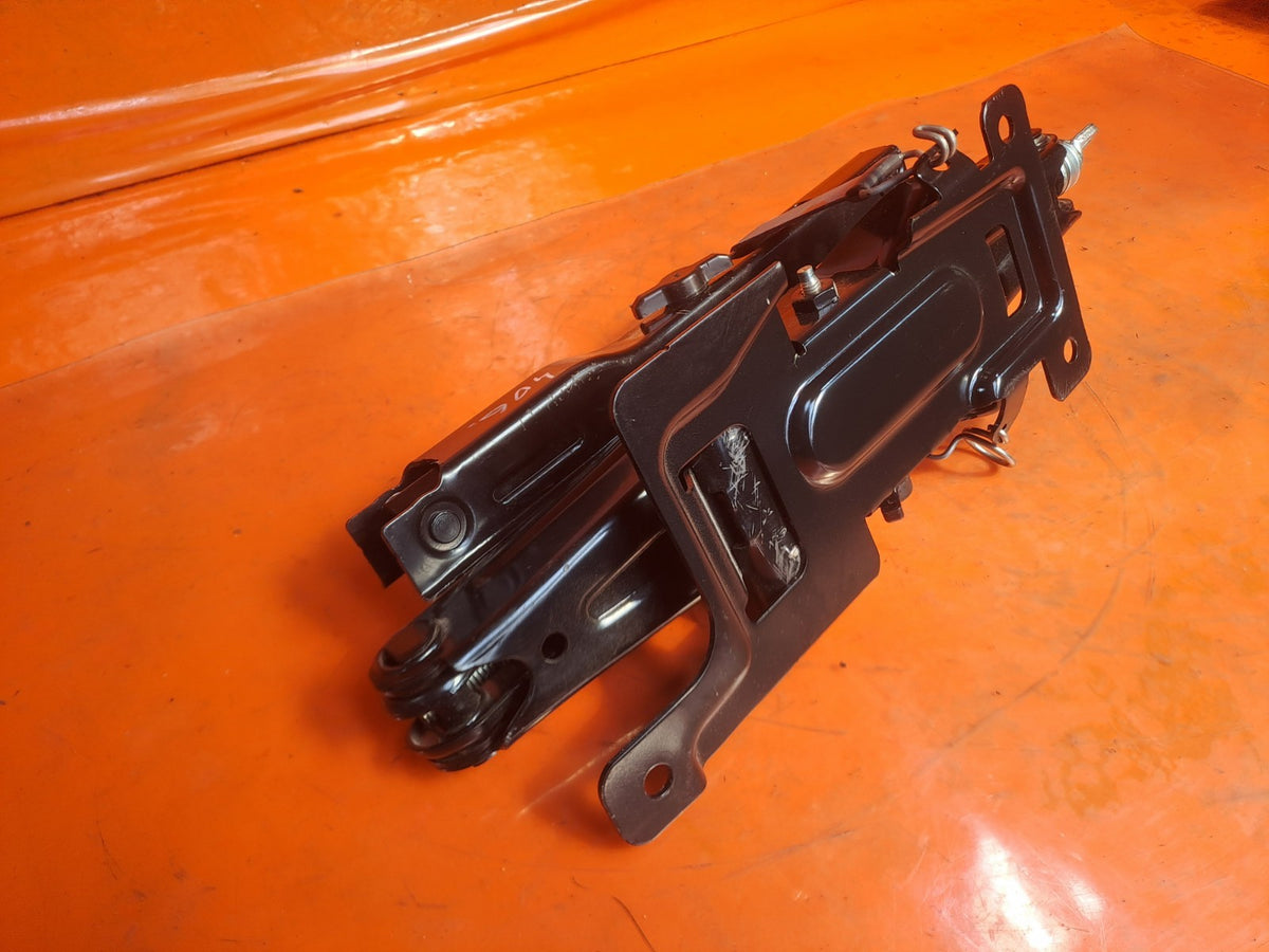 ebay-src:https://i.ebayimg.com/00/s/mtiwmfgxnjaw/z/tkgaaesw5b5qhv7g/$_57.jpg