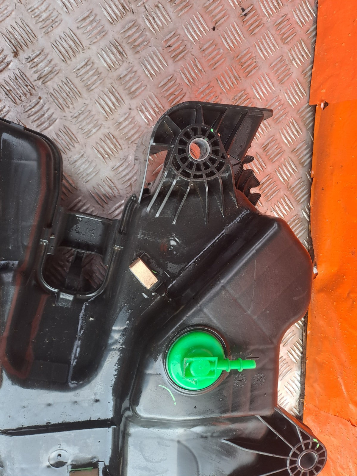 ✅2020 Vauxhall Vivaro 2900 Dynamic Adblue Tank with Pump 4099016 + Warranty A380 - Image 2