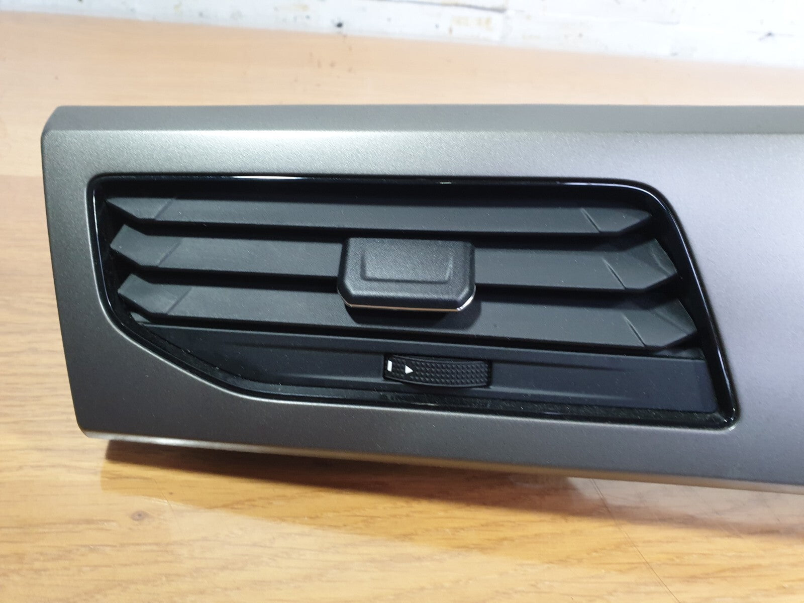 VW POLO MATCH 1.0 PETROL 2021 DASHBOARD TRIM WITH AIR VENT 2G2858415AB Warranty - Image 3