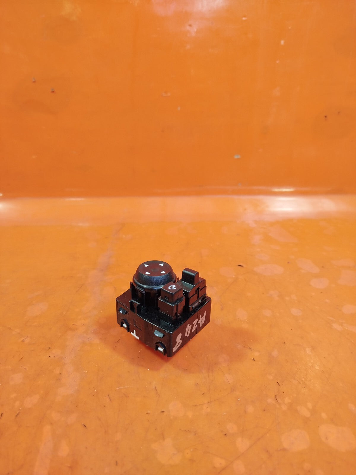 ebay-src:https://i.ebayimg.com/00/s/mtywmfgxmjaw/z/t-maaoswn49nhvo~/$_57.jpg