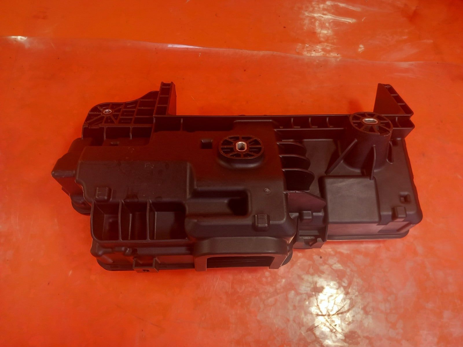 Land Rover Defender L663 3.0 Diesel 2025 Fuse Box Housing S8B214A076BA Warranty - Image 10
