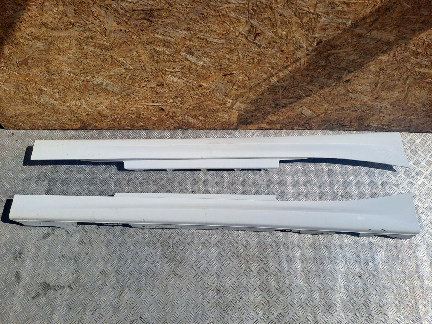 ✅BMW F21 118I M 1.6 PETROL 2015 SIDE SILL SKIRTS PAIR WHITE Warranty A298 - Image 1