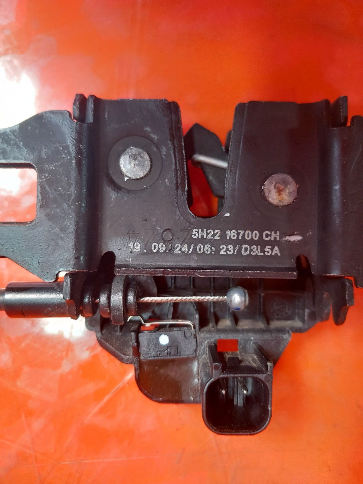 Land Rover Defender L663 3.0 Diesel 2025 Bonnet Catch Latch Lock 5H2216700CH - Image 8