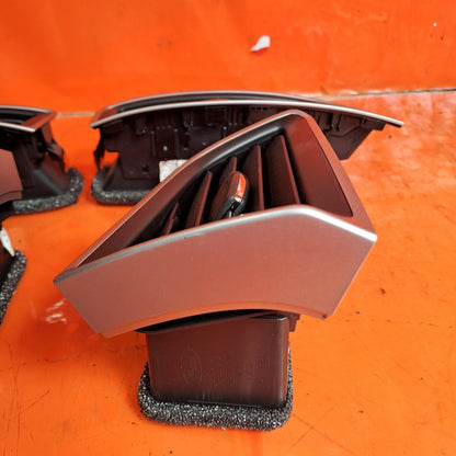 ✅Ford Galaxy Zetec 2017 2.0 Diesel AIR VENTS EM2B-19C682-AL EM2B-19C681-AL A296 - Image 8