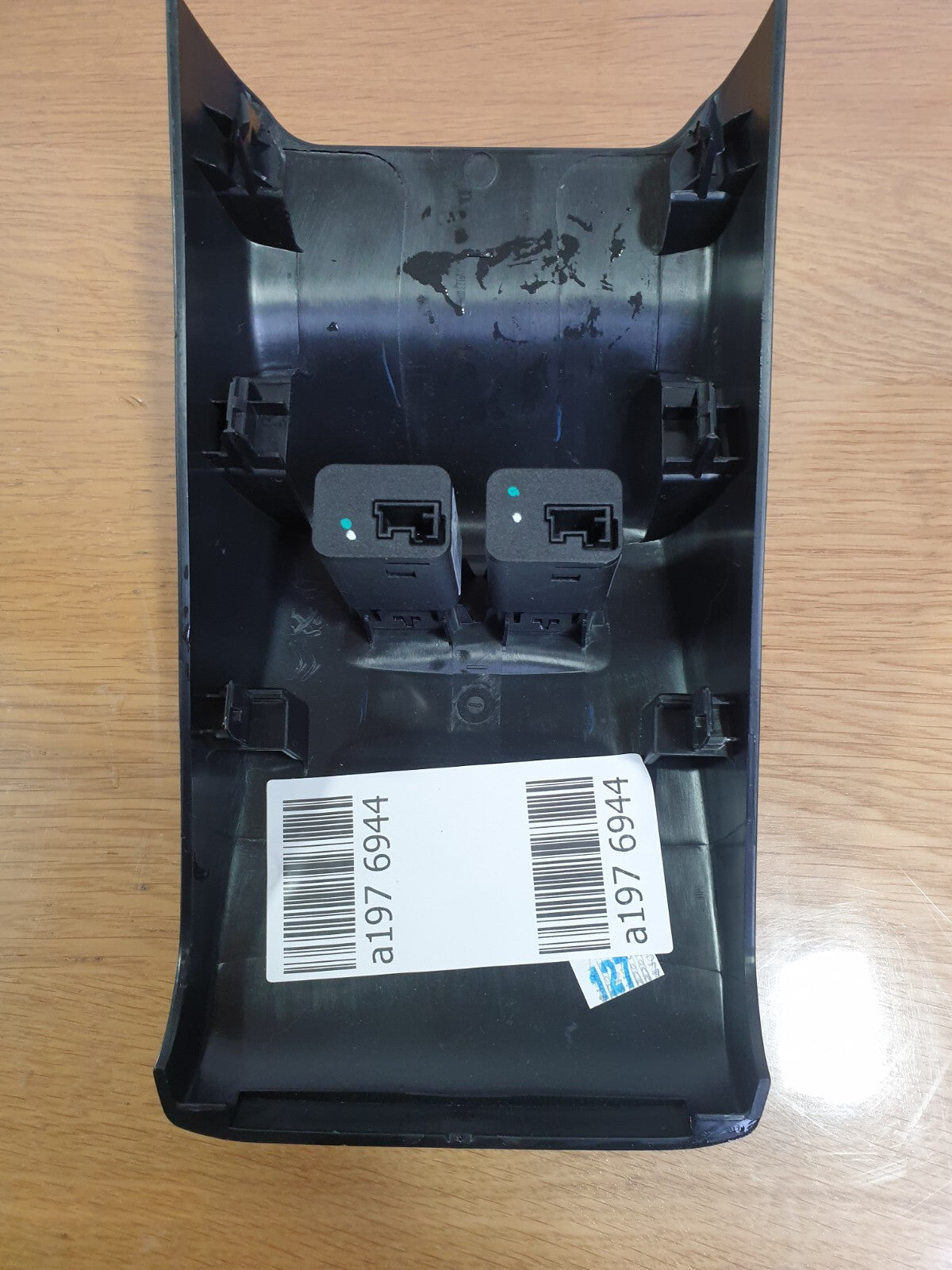 ✅2020 PEUGEOT 208 ALLURE EV USB PORTS TRIM 9824334377 Warranty A197 - Image 3