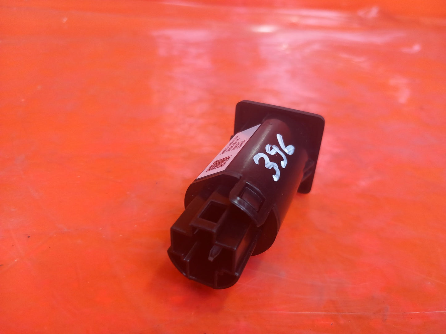 ebay-src:https://i.ebayimg.com/00/s/mtiwmfgxnjaw/z/jn8aaeswnkhqoo3n/$_57.jpg