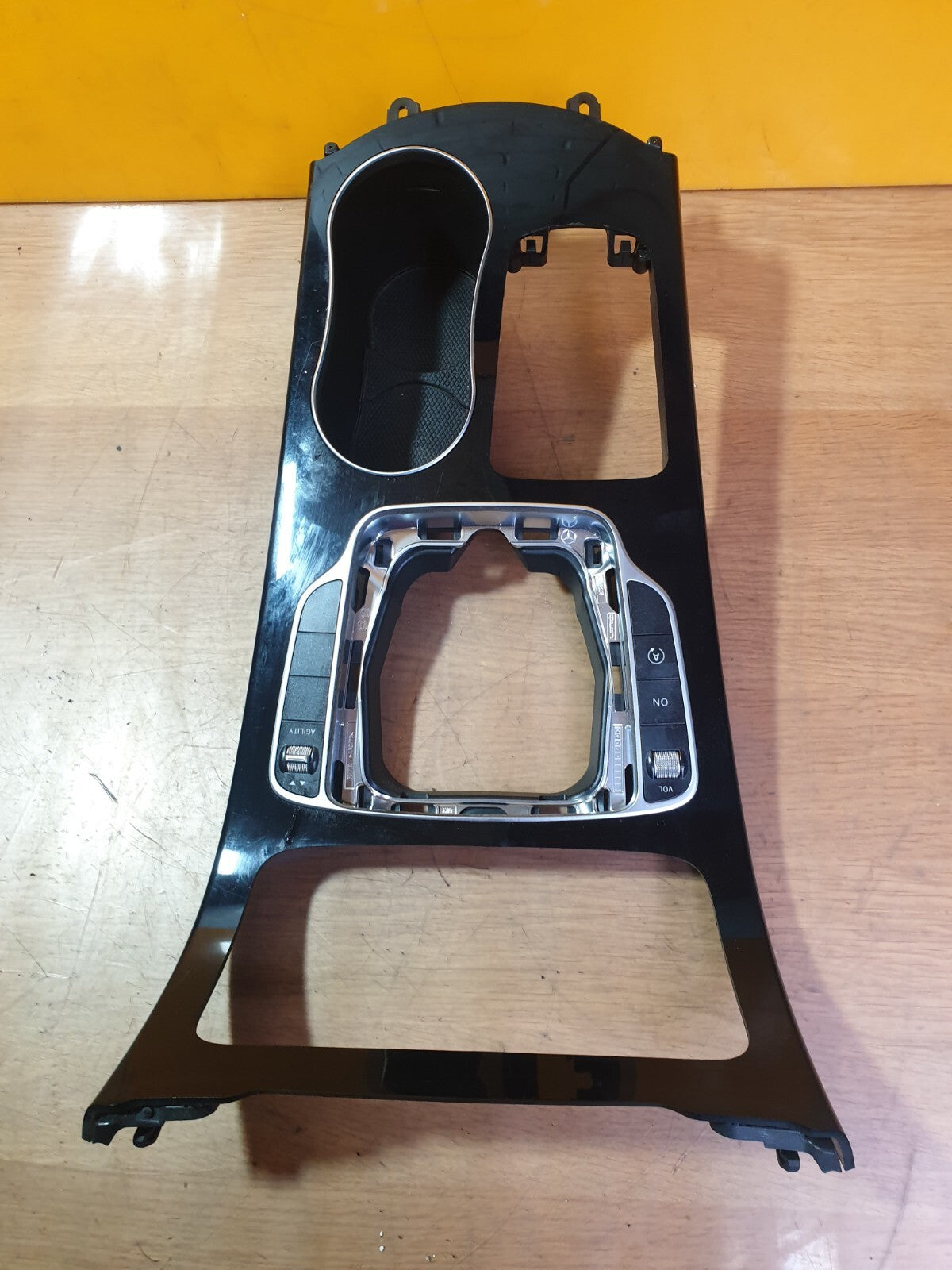 ✅Mercedes C Class W205 2014 Centre Console Panel & Cup Holder A2056805807 A147 - Image 2